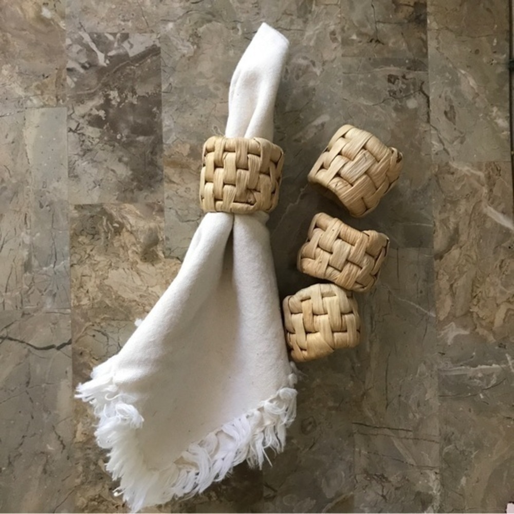 Set of 4 Natural Woven Rattan Raffia Napkin Rings * Bonus 4 Ivory Napkins